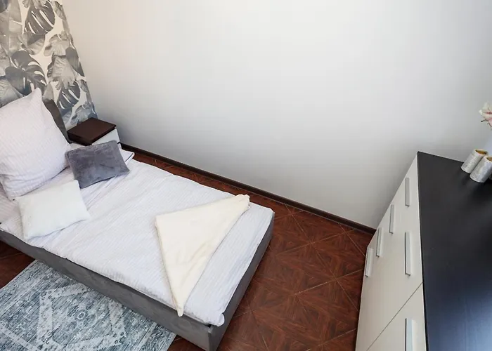 Plac Uniwersytecki 15b Проживание в семье *