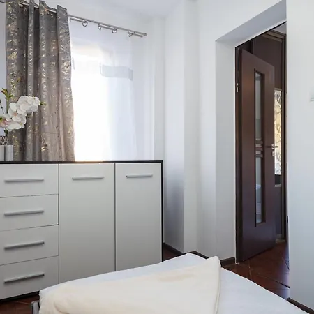 Plac Uniwersytecki 15b